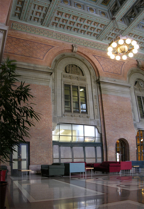 die Eingangshalle