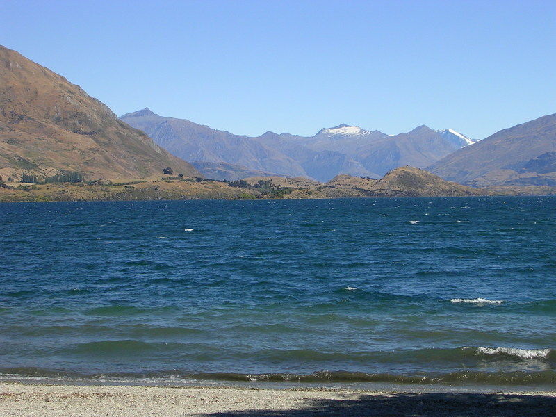 kalt und sonnig an der Seepromenade in Wanaka