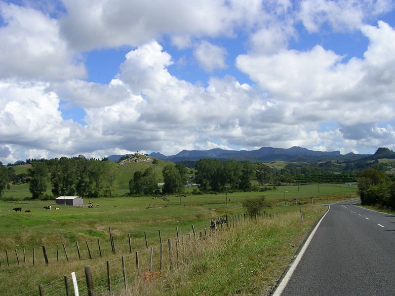eine Landschaft wie von der Modeleisenbahn