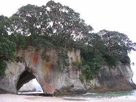 dieser Felsen gibt dem Strand seinen Namen